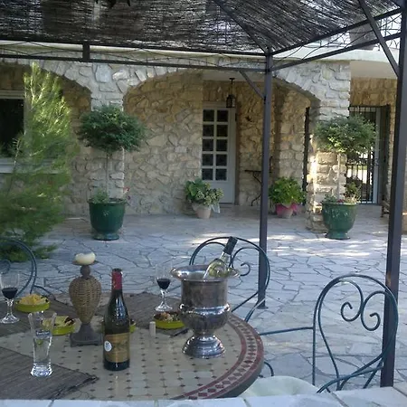 Maisons De Domaine La Chamade * كارْبُنْترا