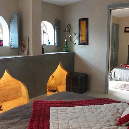 Maisons De Domaine La Chamade بيت للعطل *
