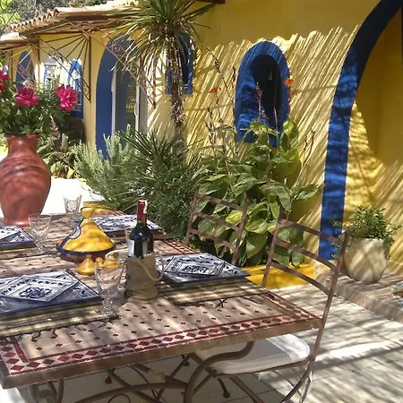 Maisons De Domaine La Chamade بيت للعطل *
